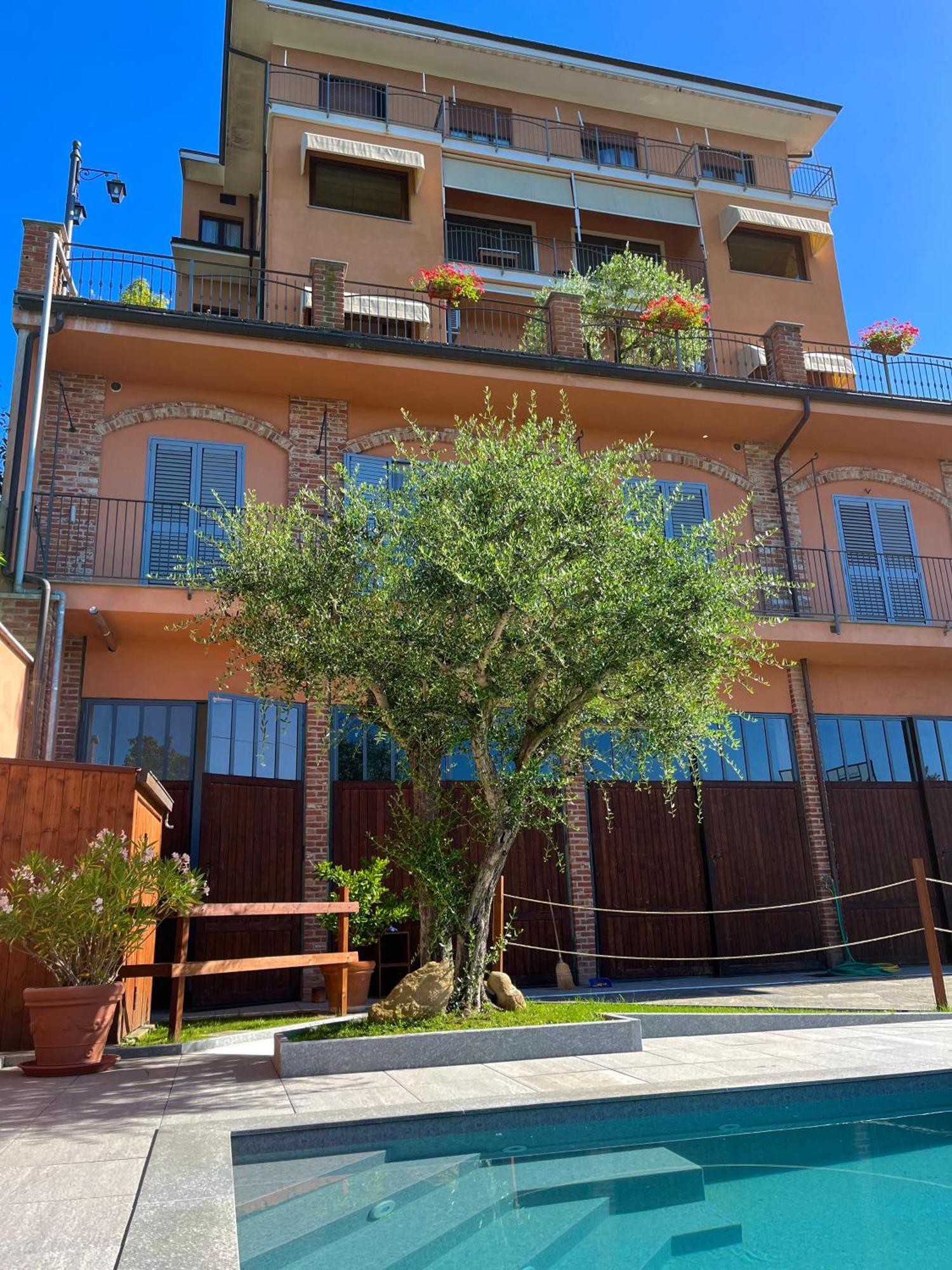 Belvedere Bike Hotel Montà المظهر الخارجي الصورة