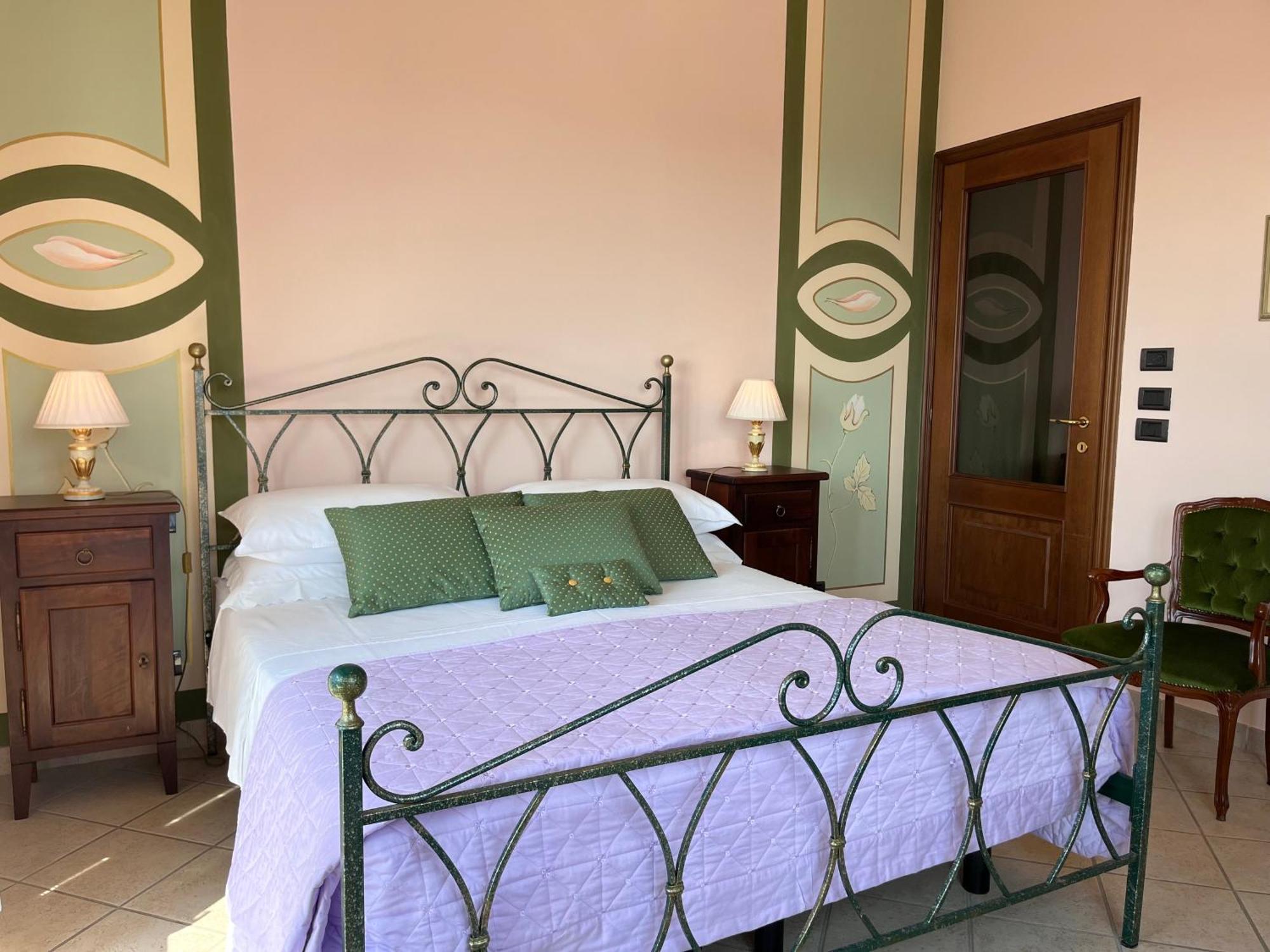 Belvedere Bike Hotel Montà الغرفة الصورة